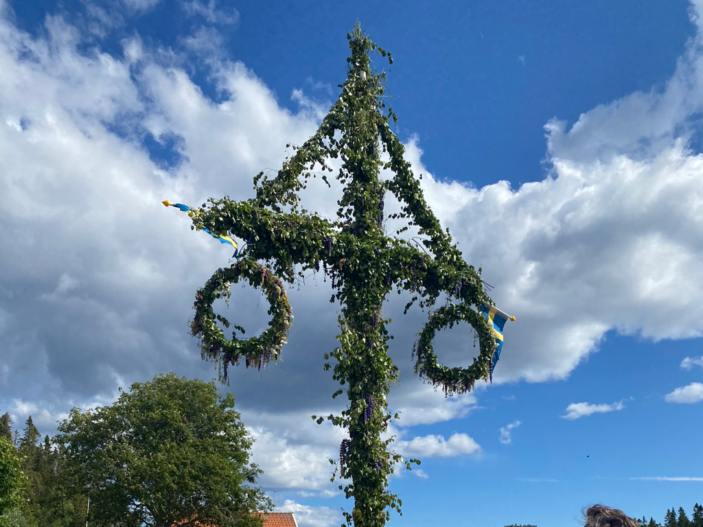 A Olofsfors AB deseja a todos um feliz solstício de verão!